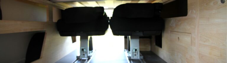 Van 4 places 4 couchages : le Trafic polyvalent de monsieur et madame T.
