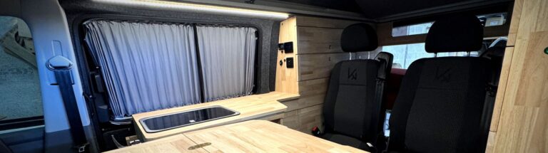 Rangement van aménagé : tout caser dans un espace réduit pour Solène et Arthur