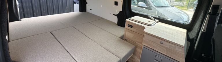 Van avec lit fixe : l'Opel Vivaro pied-à-terre de monsieur G.