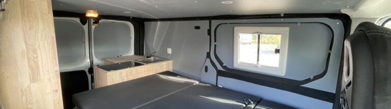 Van aménagé surf : le Trafic sur-mesure de Gaétan