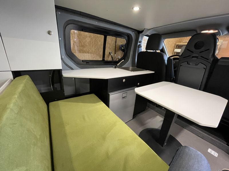 Van pro et loisirs : un Renault Trafic amovible pour travailler la semaine et partir le week-end