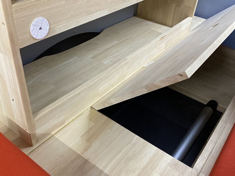 Van avec rangement pour fauteuil roulant : un Transporter T6 pensé pour voyager à deux